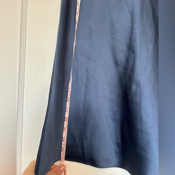 Club Monaco satin midi skirt - Picture 4 of 5